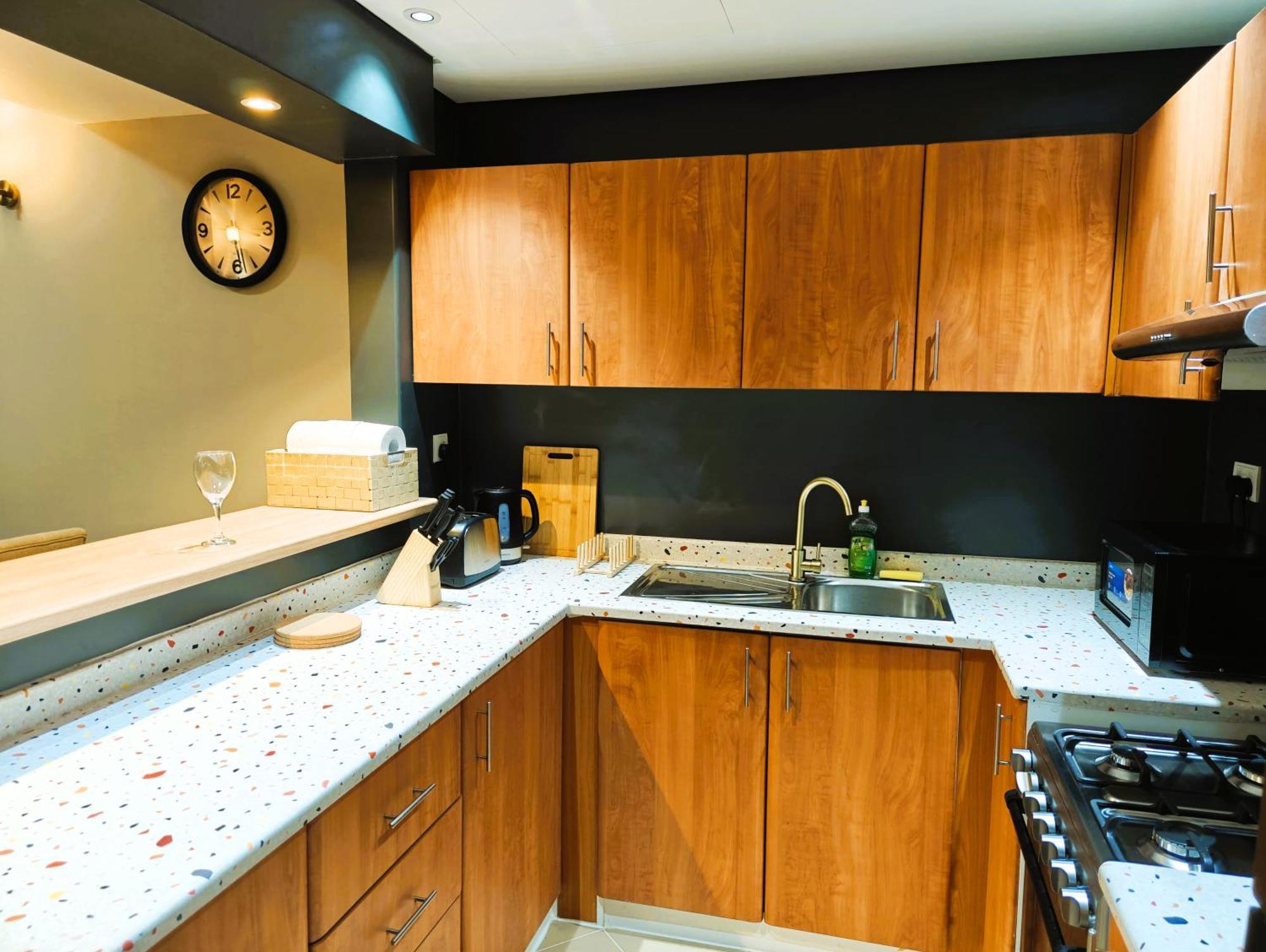 369 Stays- 1 Bedroom Apartment In Sports City Dubai Ngoại thất bức ảnh